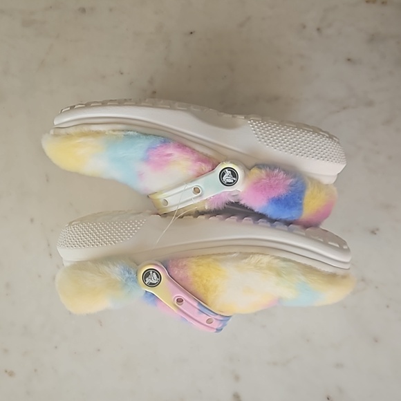 Crocs Tie Dye Classics Fur Sure - Picture 7 of 9